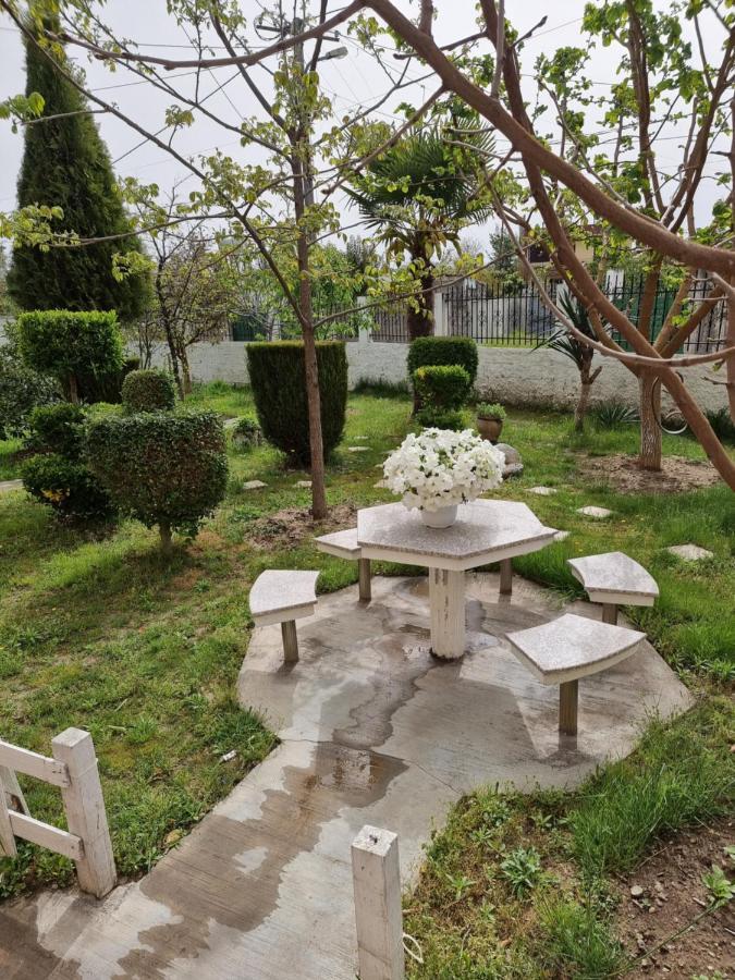 Guest House Vila Elezi Durres Luaran gambar