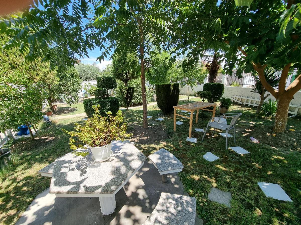 Guest House Vila Elezi Durres Luaran gambar