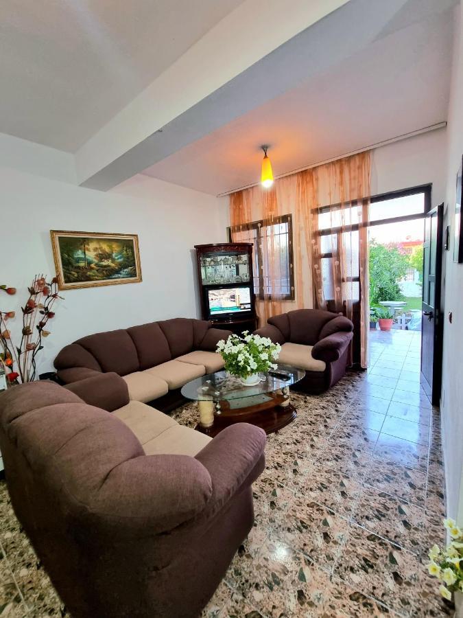 Guest House Vila Elezi Durres Luaran gambar