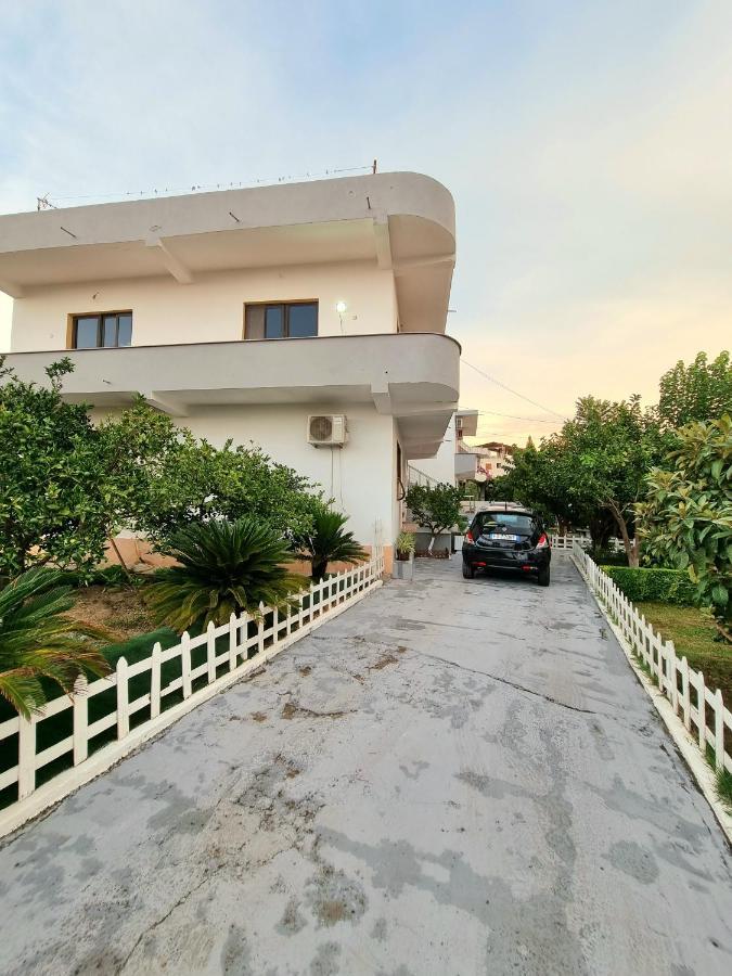 Guest House Vila Elezi Durres Luaran gambar
